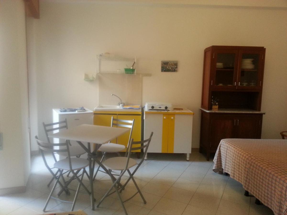 Appartamento Casa Mazzini Yellow Favignana Esterno foto